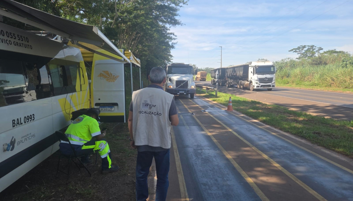 Em Novo Horizonte e Ibirá, Ipem-SP verifica balanças dinâmicas nas rodovias SP-304 e SP-379